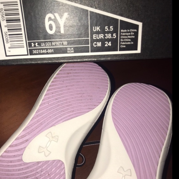 Under Armour Sneakers - Picture 4 of 5